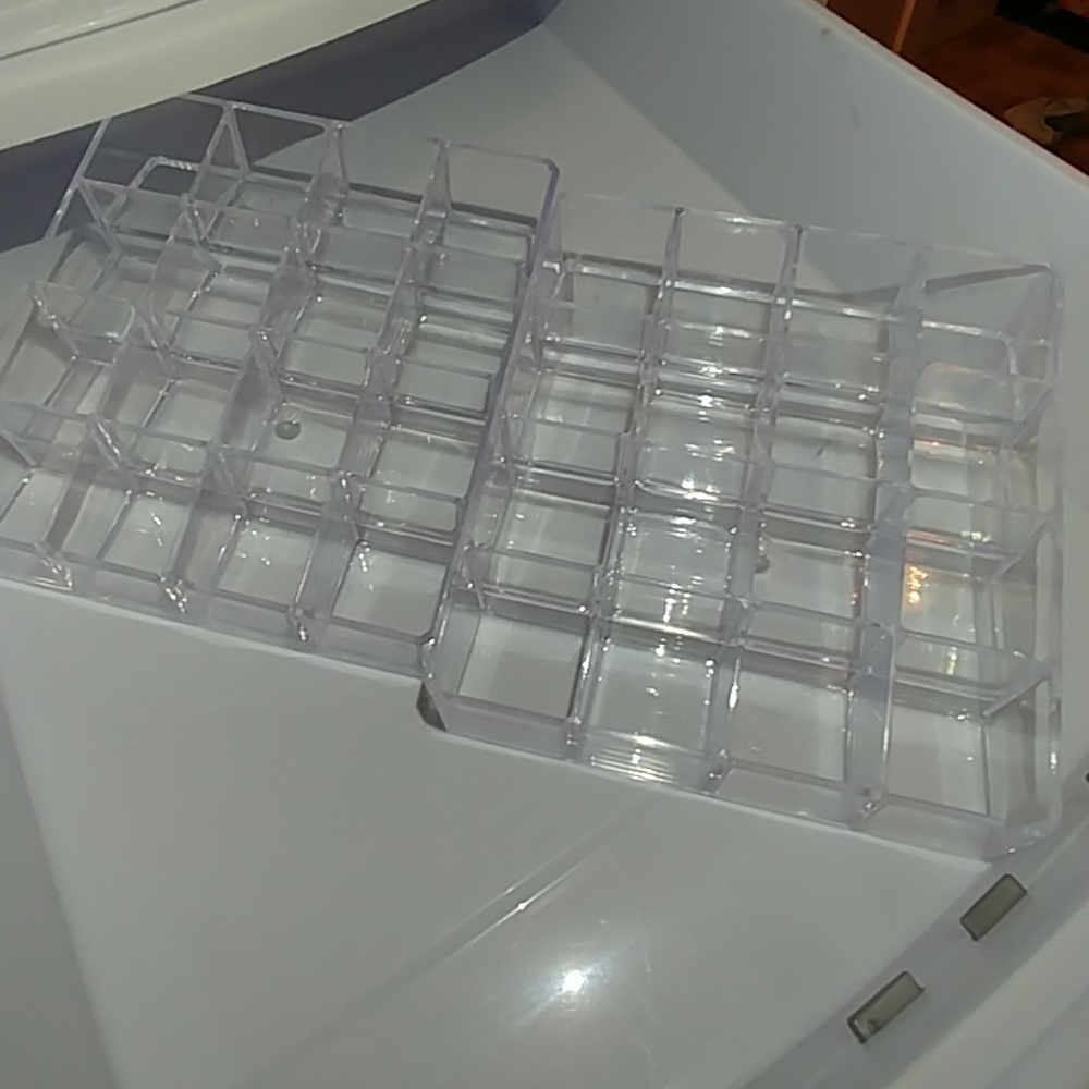 32 slot lipstick organizer